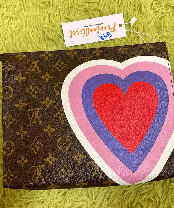 LOUIS VUITTON Monogram Trousse Toilette 26