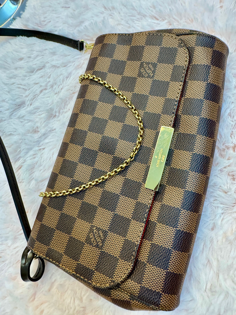 LOUIS VUITTON
Damier Canvas Favorite MM Bag with Long strap removable