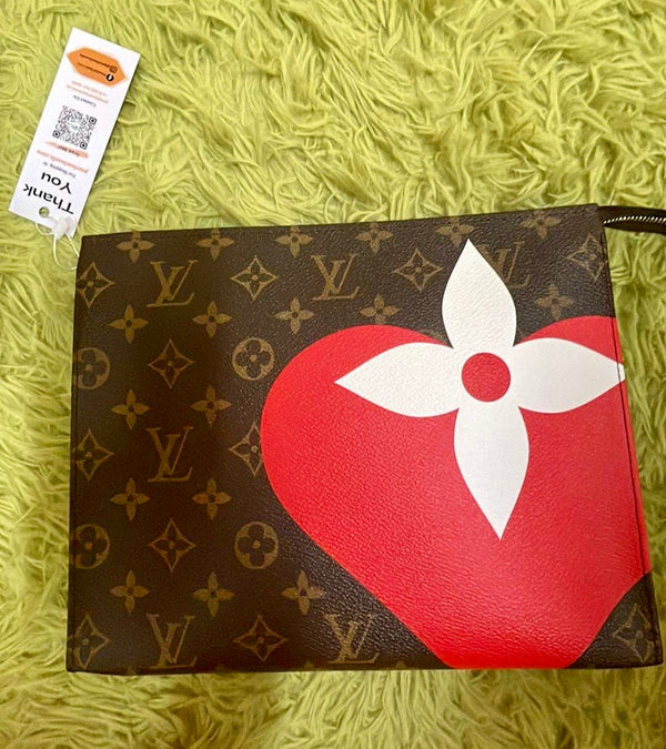 LOUIS VUITTON Monogram Trousse Toilette 26