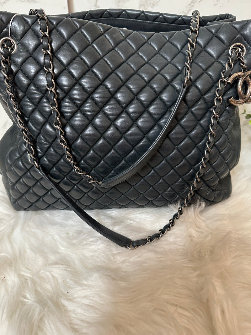 CHANEL Bubble Quilted Tote MM