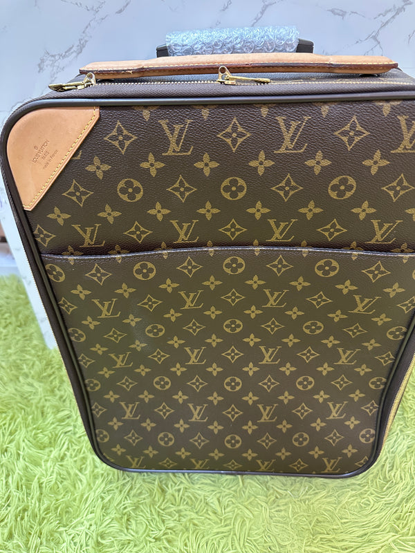 LOUIS VUITTON Monogram Pegase 45