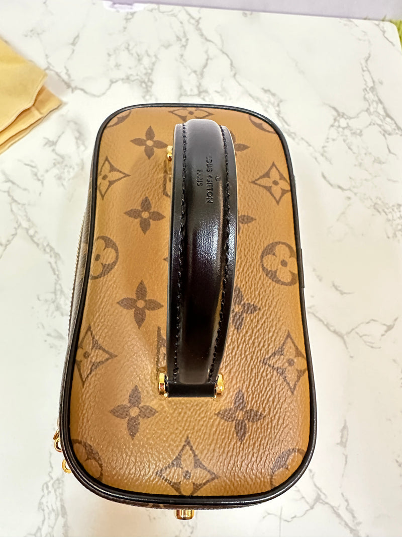 LOUIS VUITTON Vanity Autres Toiles Monogram