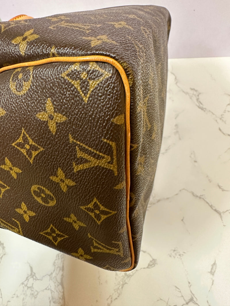 LOUIS VUITTON Monogram Speedy 30