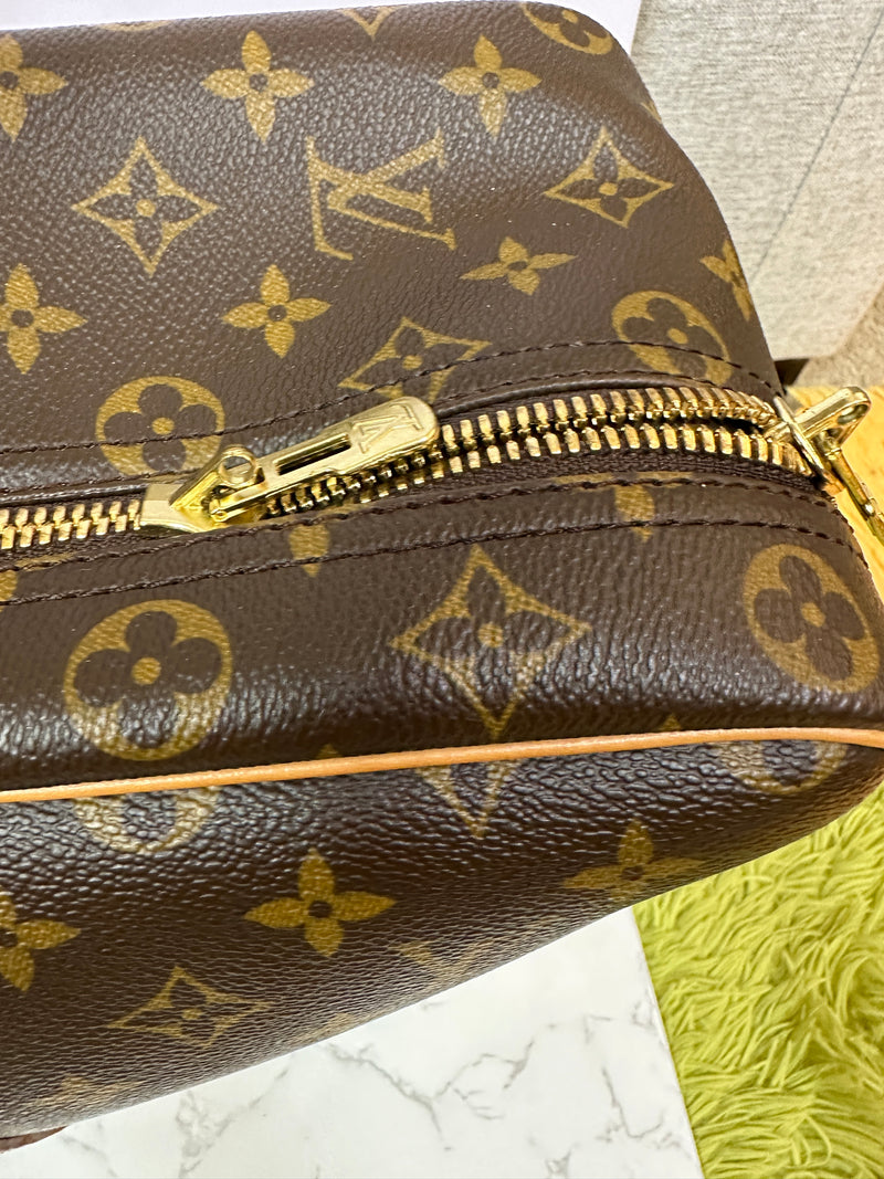 LOUIS VUITTON Monogram Sirius 45