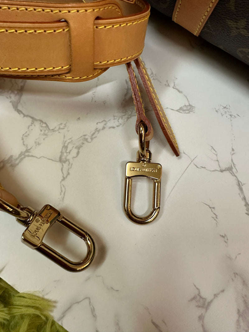 LOUIS VUITTON Monogram Keepall Bandouliere 55