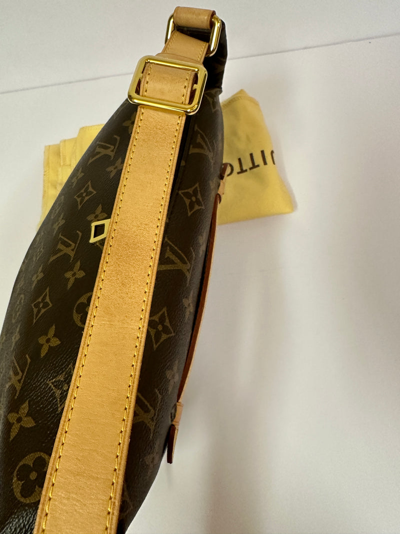 LOUIS VUITTON Monogram Canvas Bumbag