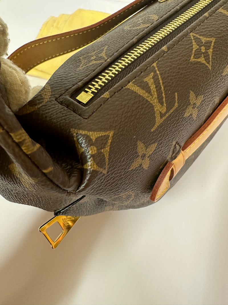 LOUIS VUITTON Monogram Canvas Bumbag