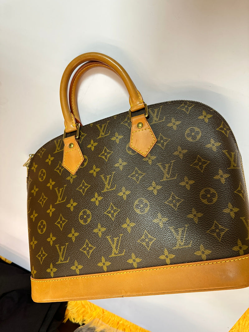 LOUIS VUITTON Monogram Alma PM