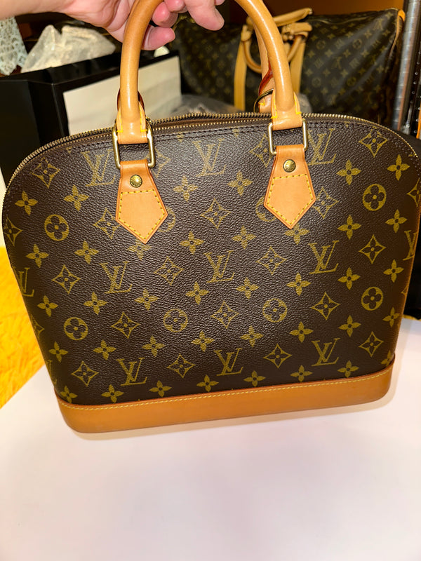 LOUIS VUITTON Monogram Alma PM