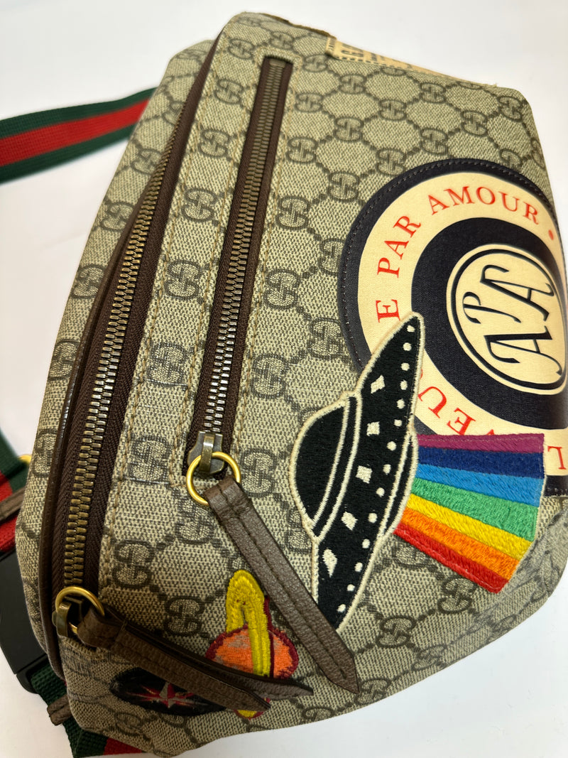 GUCCI Supreme Night Courrier Belt Bag