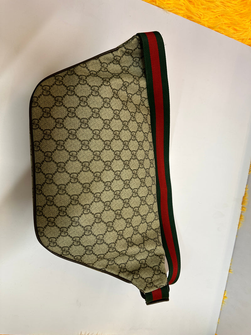 GUCCI Supreme Night Courrier Belt Bag