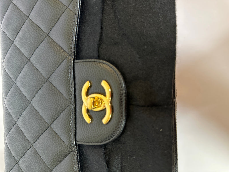 CHANEL Jumbo Classic Caviar Double Flap