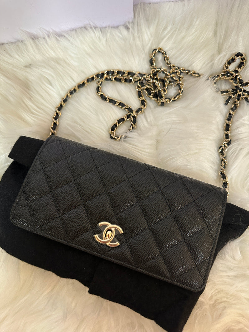 CHANEL Caviar Quilted Wallet On Chain - Black