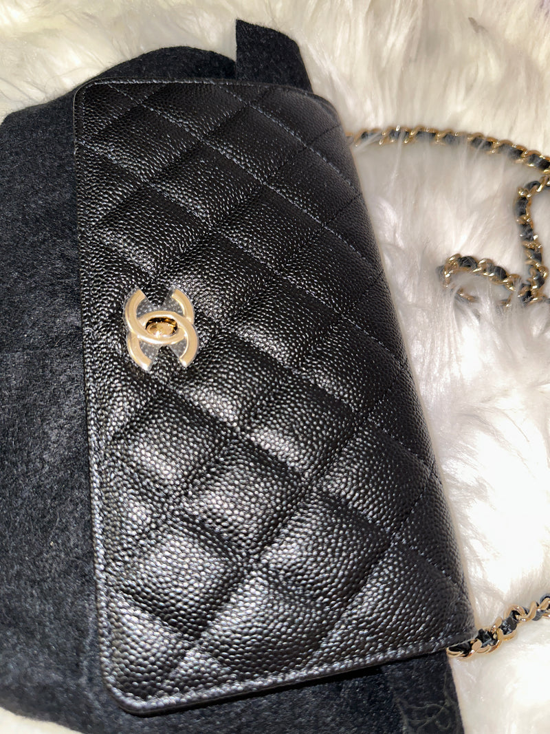 CHANEL Caviar Quilted Wallet On Chain - Black