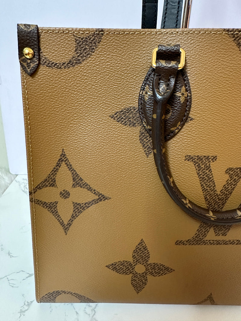 LOUIS VUITTON Monogram Reverse On-The-Go MM