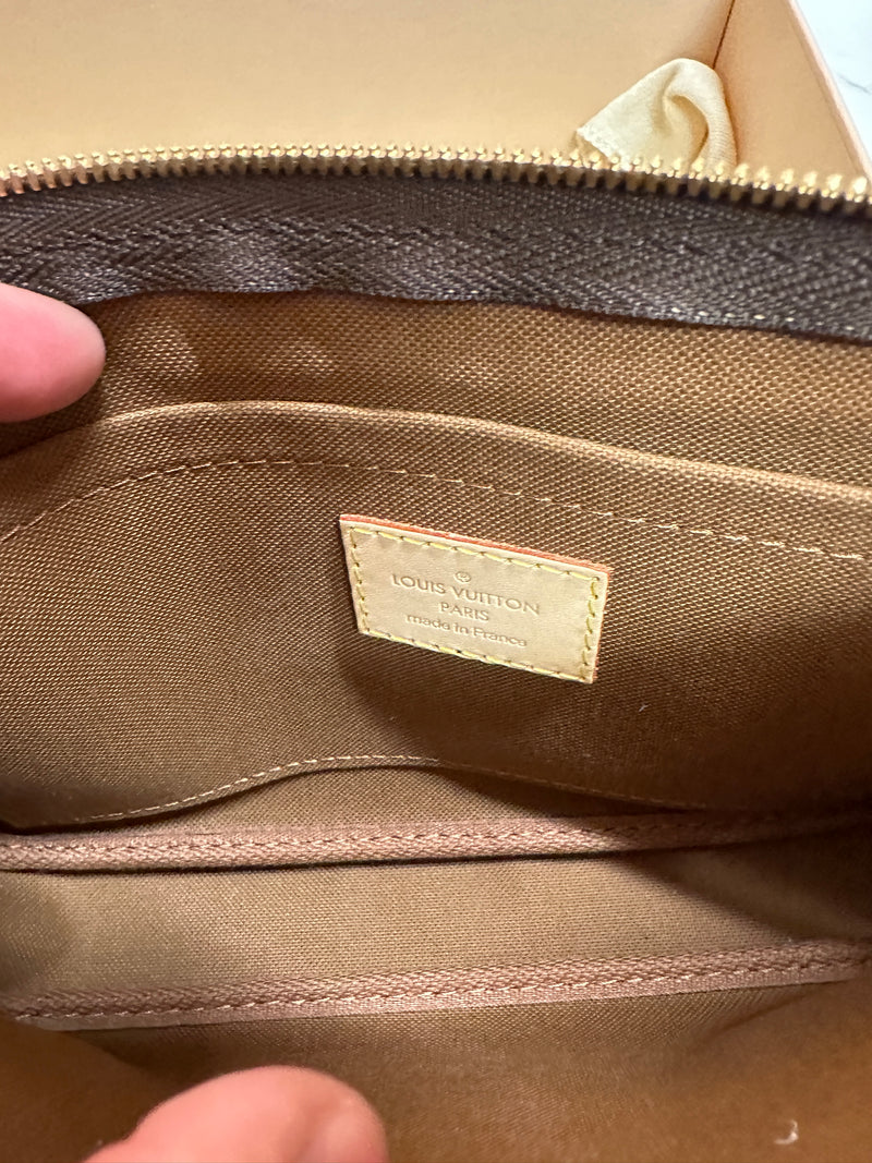 LOUIS VUITTON Multi Pochette Accessoires - Khaki