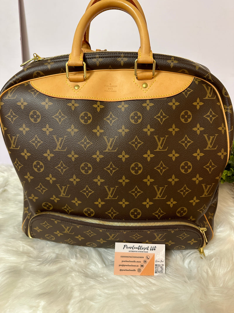 LOUIS VUITTON Monogram Evasion