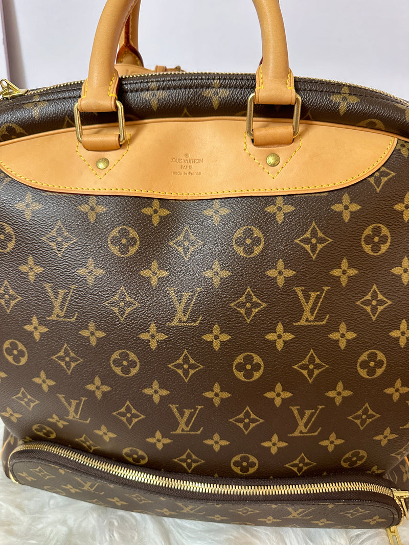 LOUIS VUITTON Monogram Evasion