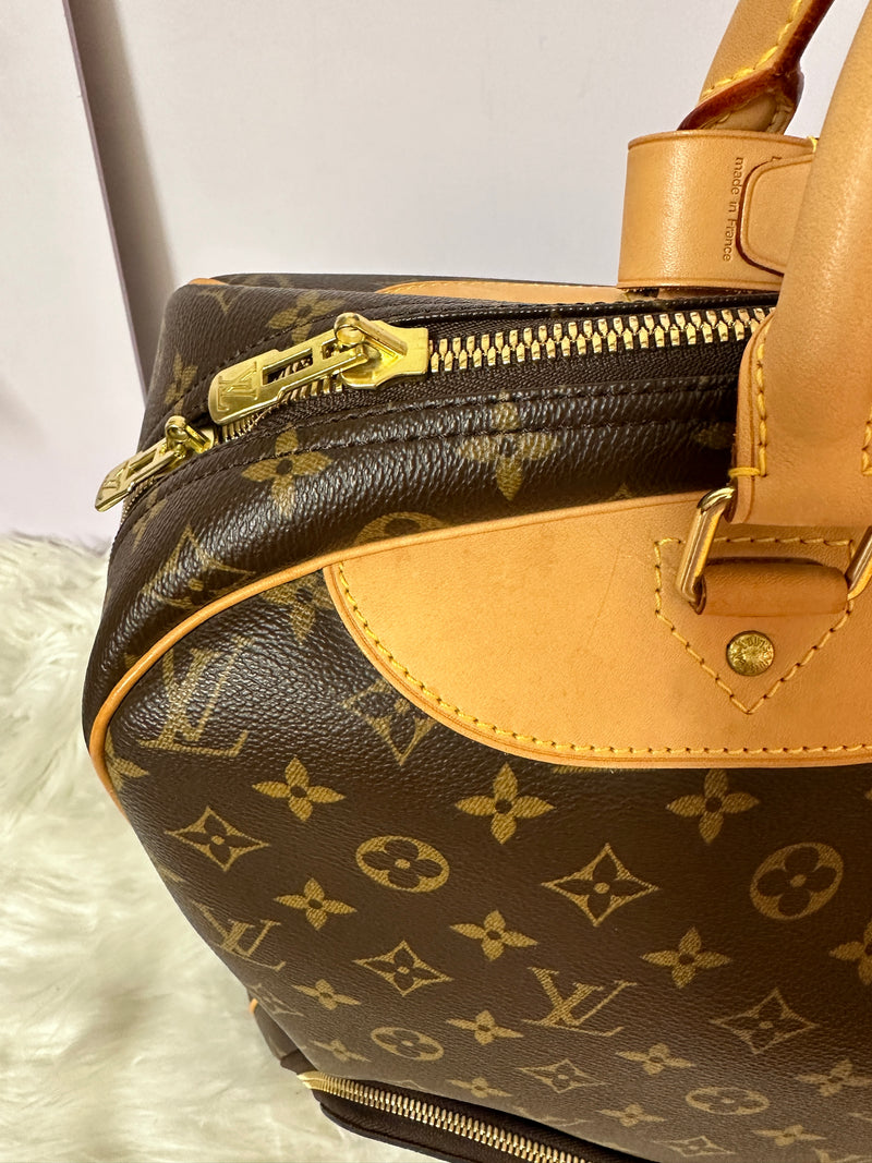 LOUIS VUITTON Monogram Evasion