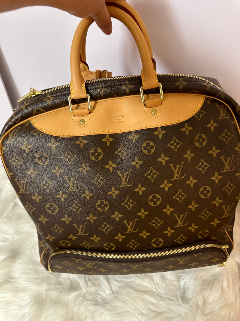 LOUIS VUITTON Monogram Evasion