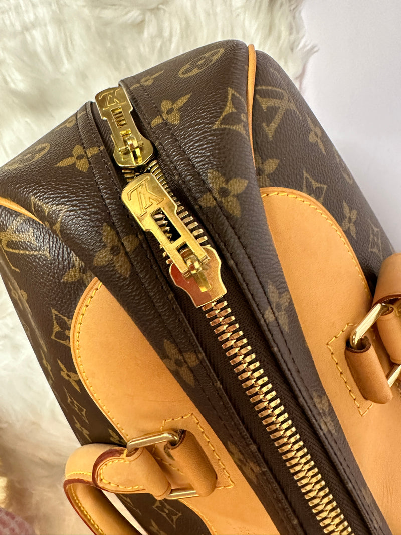 LOUIS VUITTON Monogram Evasion