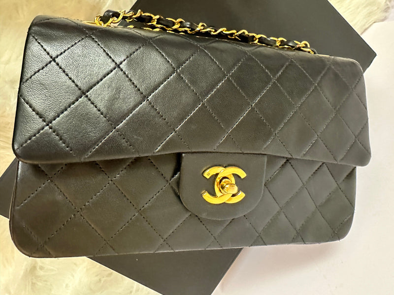 CHANEL Matelasse Flap Chain Shoulder Bag