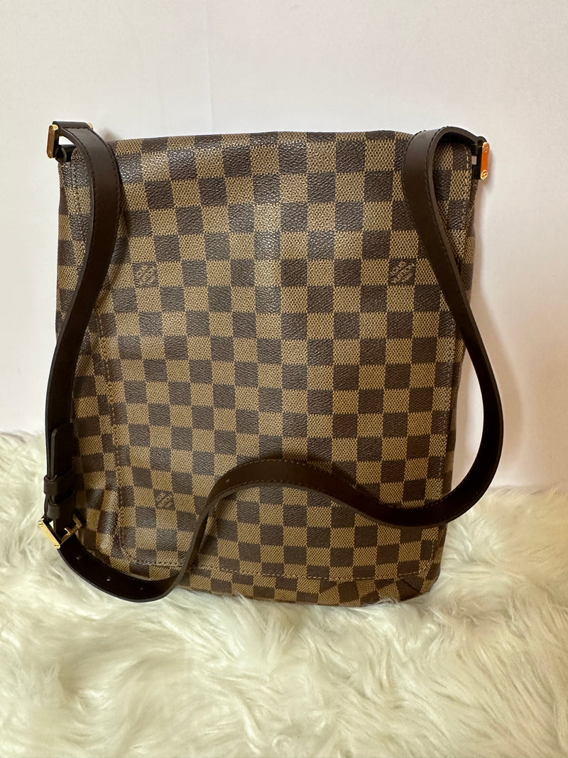 LOUIS VUITTON Damier Ebene Musette Salsa