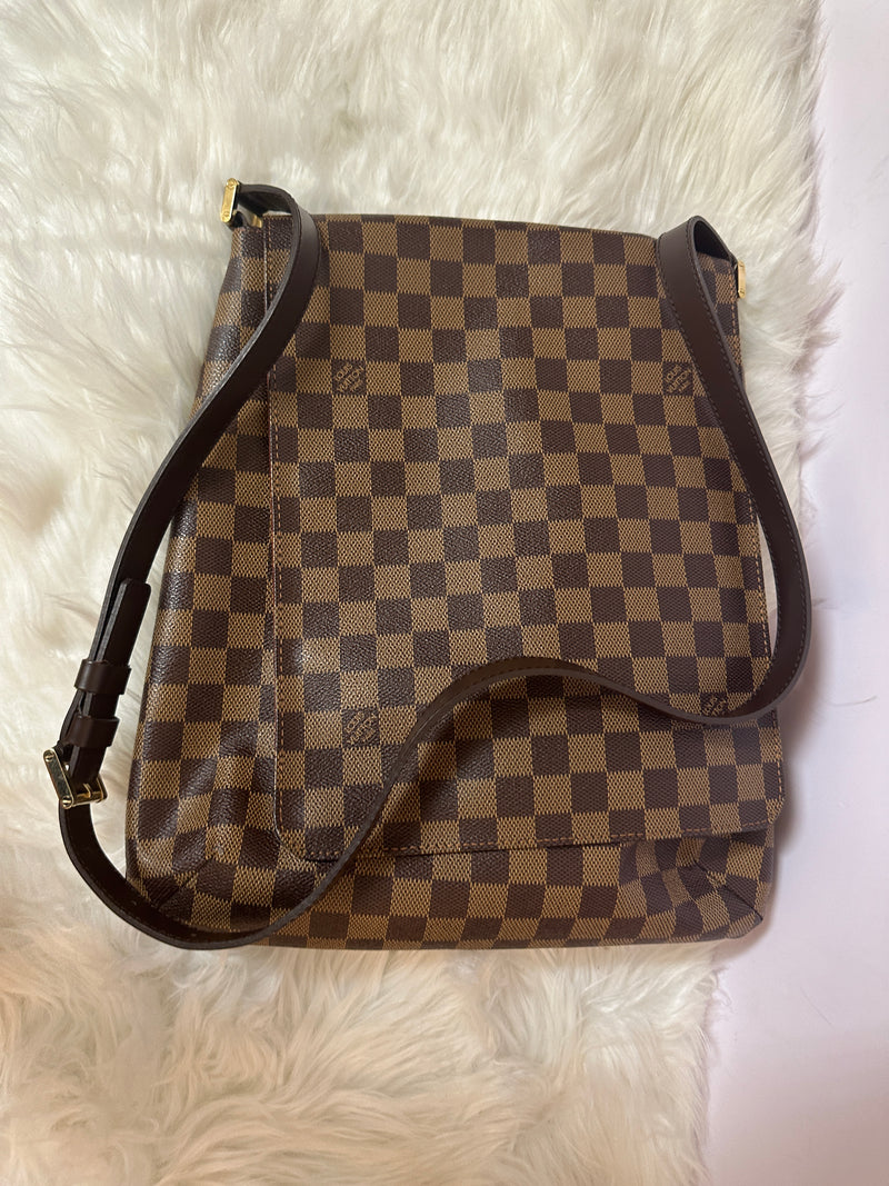 LOUIS VUITTON Damier Ebene Musette Salsa