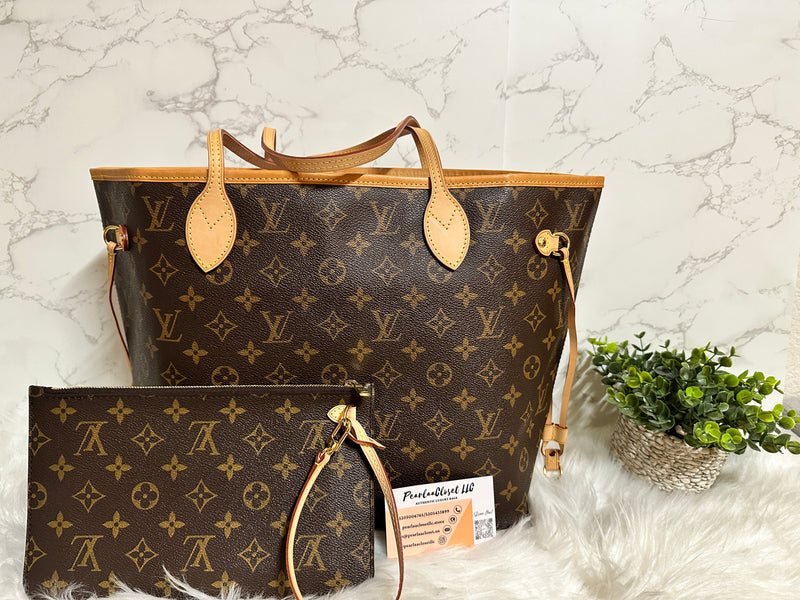 LOUIS VUITTON Neverfull MM Burgundy Interior