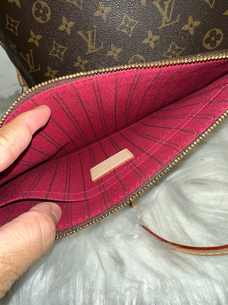 LOUIS VUITTON Neverfull MM Burgundy Interior