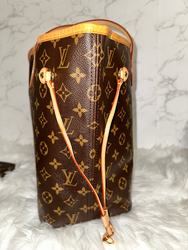 LOUIS VUITTON Neverfull MM Burgundy Interior