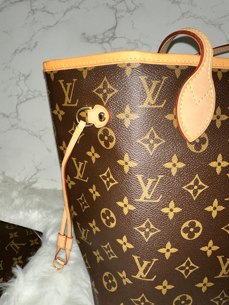 LOUIS VUITTON Neverfull MM Burgundy Interior