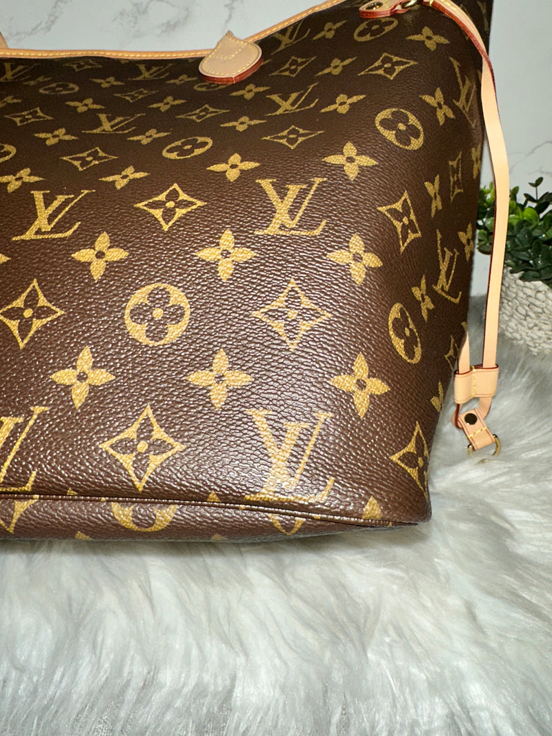 LOUIS VUITTON Neverfull MM Burgundy Interior