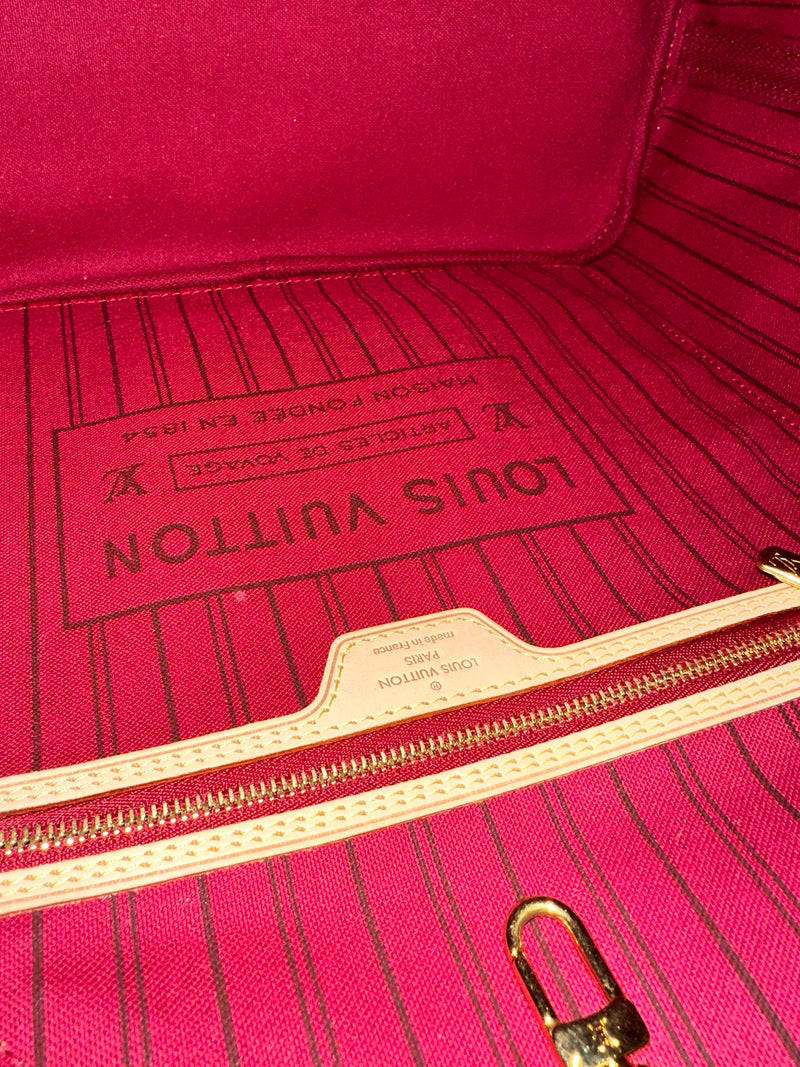 LOUIS VUITTON Neverfull MM Burgundy Interior