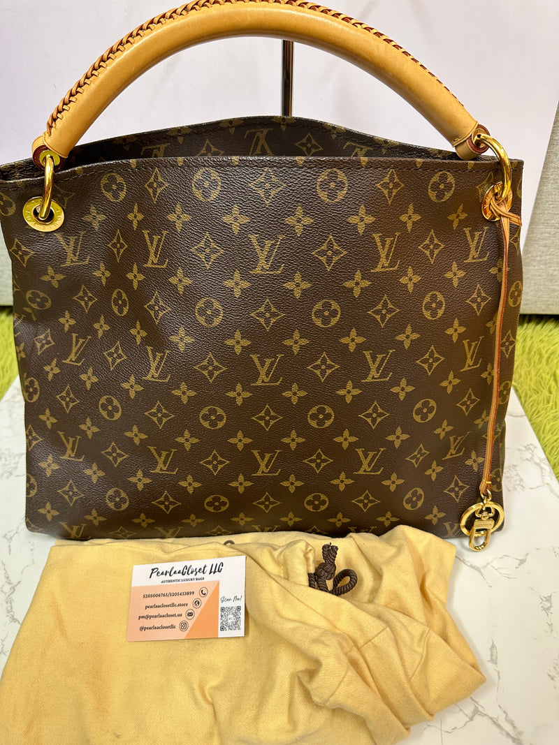 LOUIS VUITTON Artsy Monogram MM