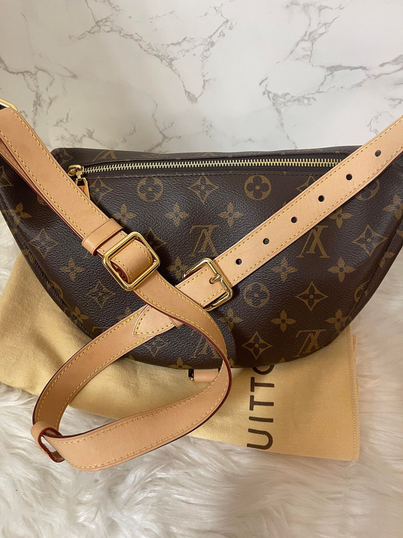 LOUIS VUITTON Bumbag Monogram Canvas