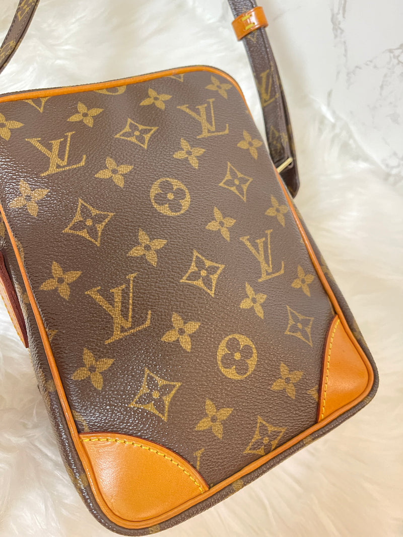 LOUIS VUITTON Amazone