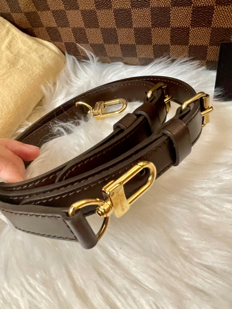 LOUIS VUITTON Damier Canvas Speedy 35