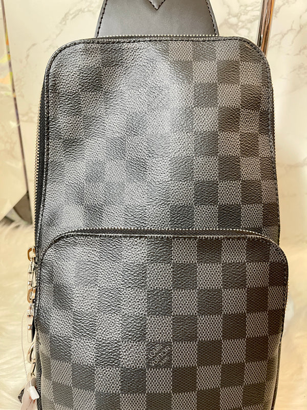 LOUIS VUITTON Damier Graphite Canvas Avenue