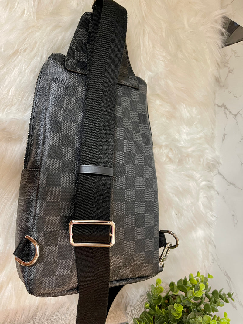 LOUIS VUITTON Damier Graphite Canvas Avenue