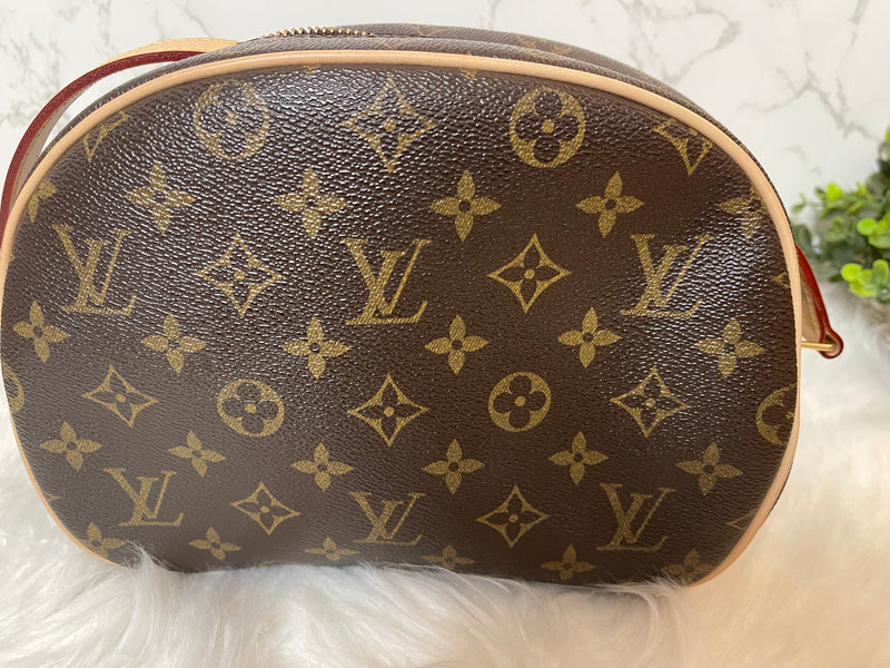 LOUIS VUITTON Monogram Canvas Blois