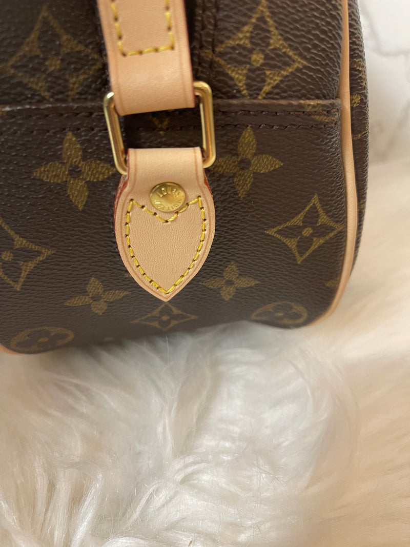 LOUIS VUITTON Monogram Canvas Blois