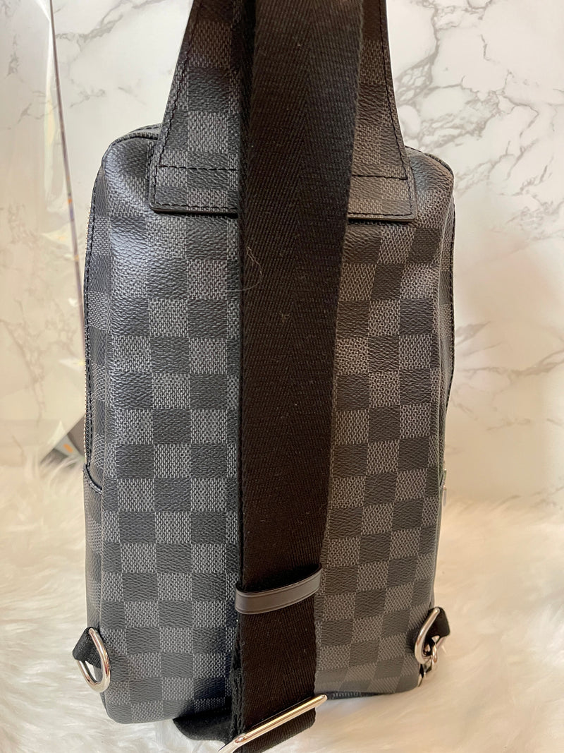 LOUIS VUITTON Damier Graphite Canvas Avenue