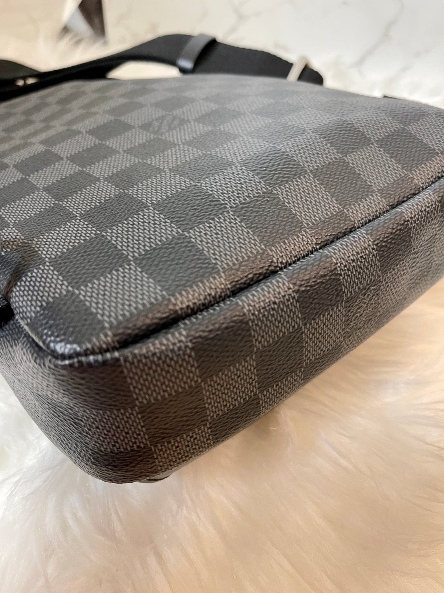 LOUIS VUITTON Damier Graphite Canvas Avenue – PearlaaClosetLLC