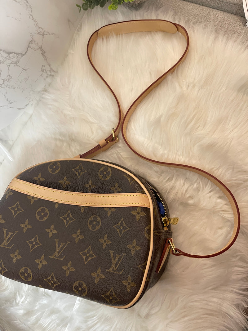 LOUIS VUITTON Monogram Canvas Blois