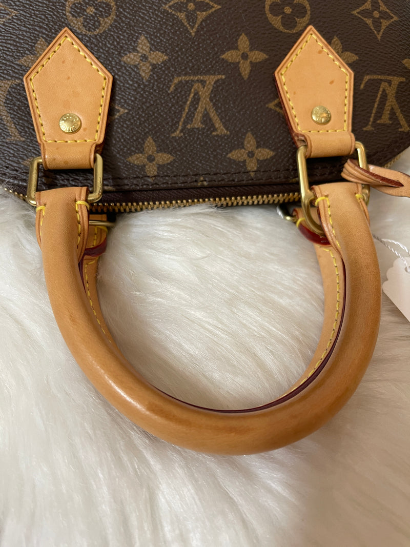 LOUIS VUITTON Monogram Alma BB