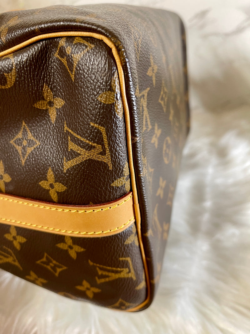 LOUIS VUITTON Monogram Canvas Speedy Bandouliere 30