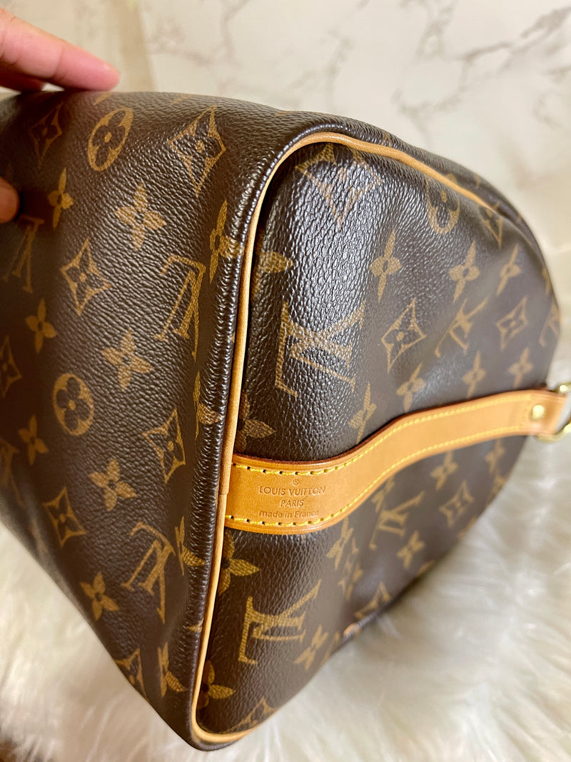 LOUIS VUITTON Monogram Canvas Speedy Bandouliere 30