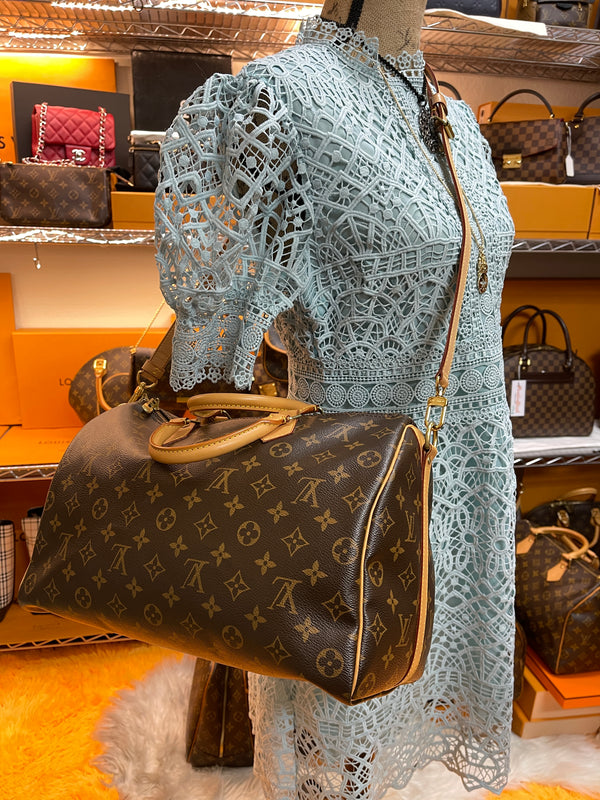 LOUIS VUITTON Monogram Bandoulière Speedy 35