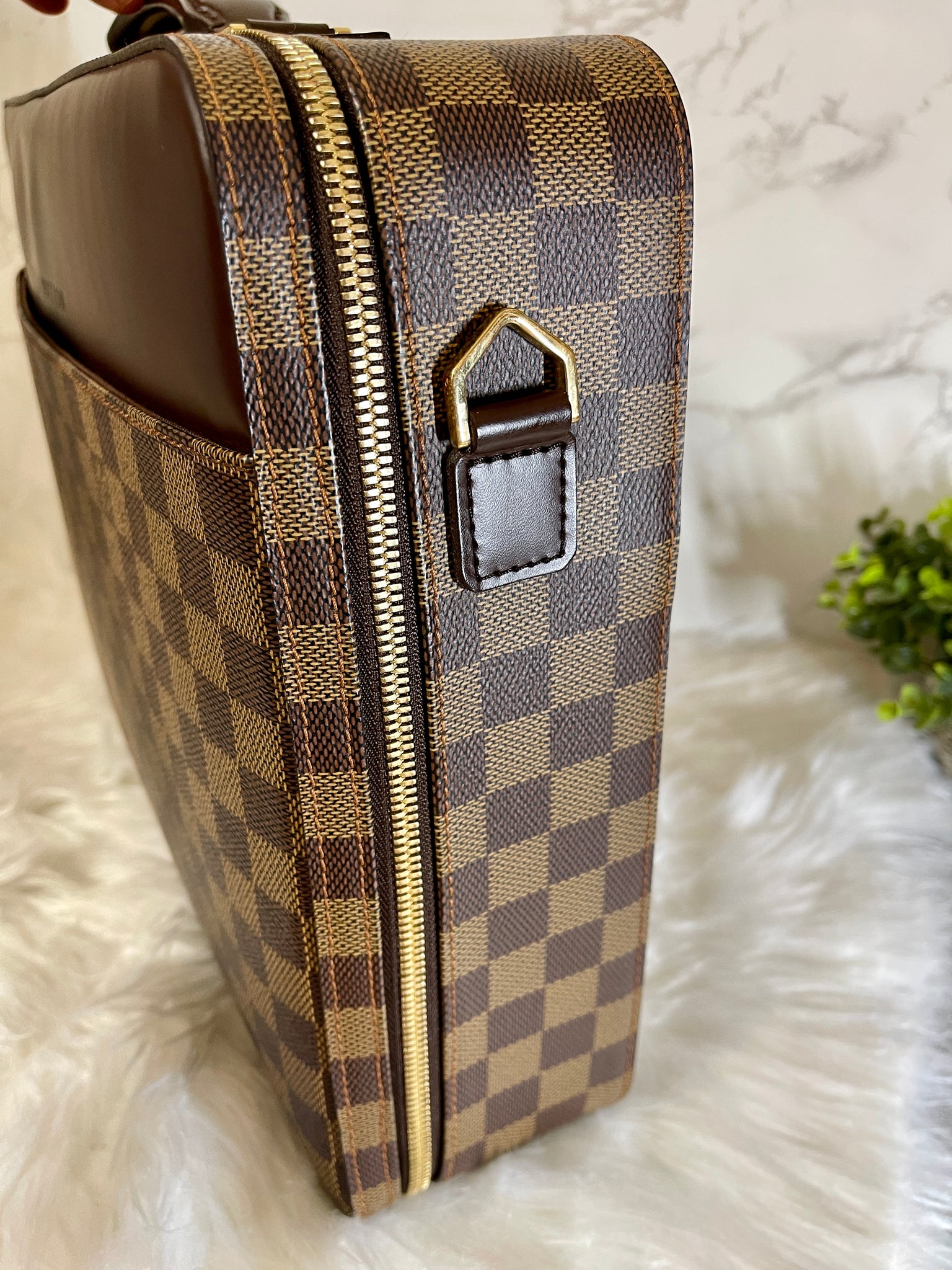 Louis Vuitton Sabana in damier canvas and brown leather